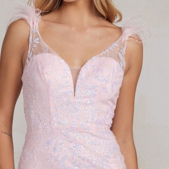 Pink or blue mermaid sequin long gown with open back - Picture 2 of 9